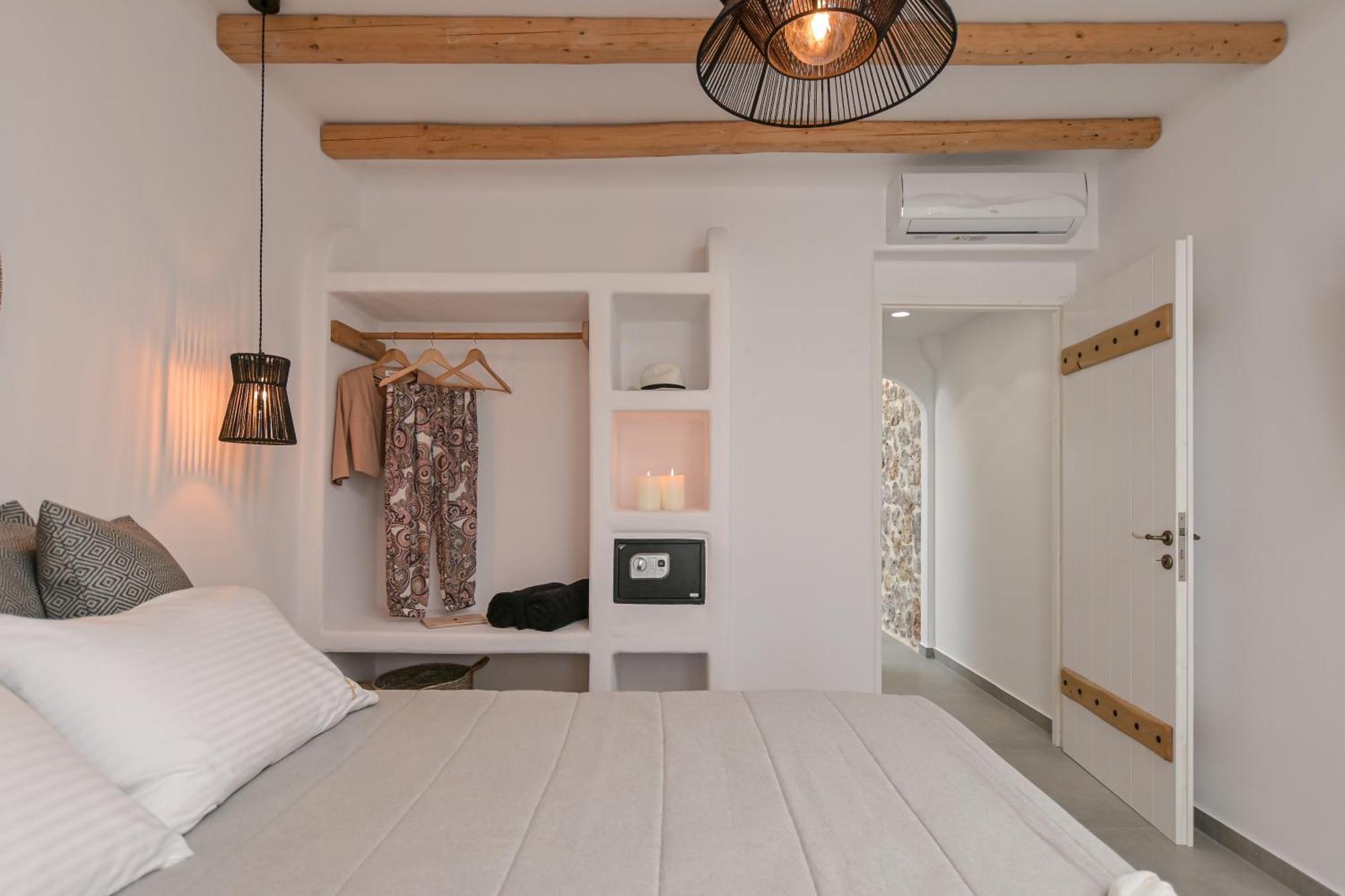 Naxos Finest Hotel & Villas Naxos City Room photo