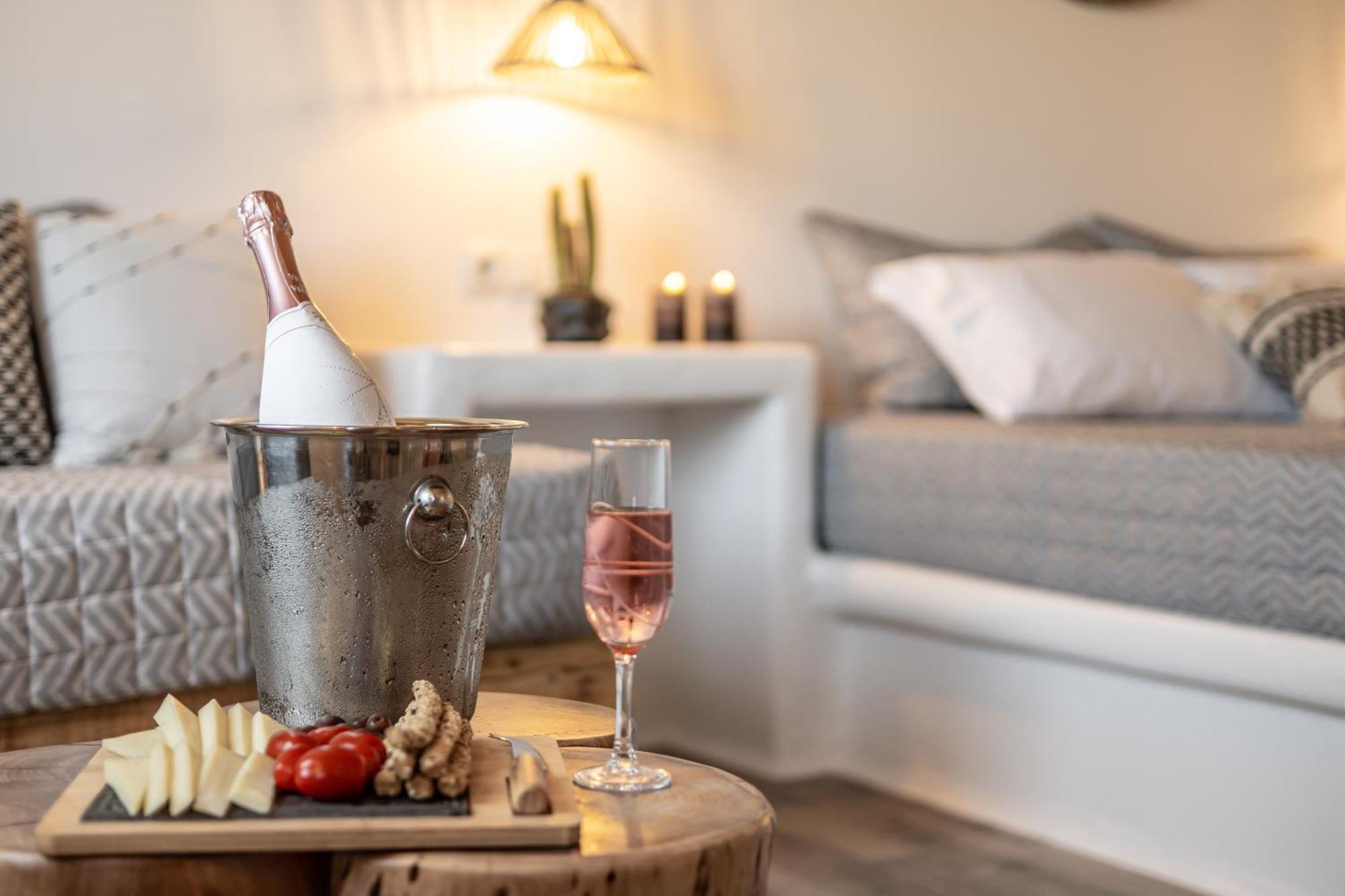 Naxos Finest Hotel & Villas Naxos City Room photo