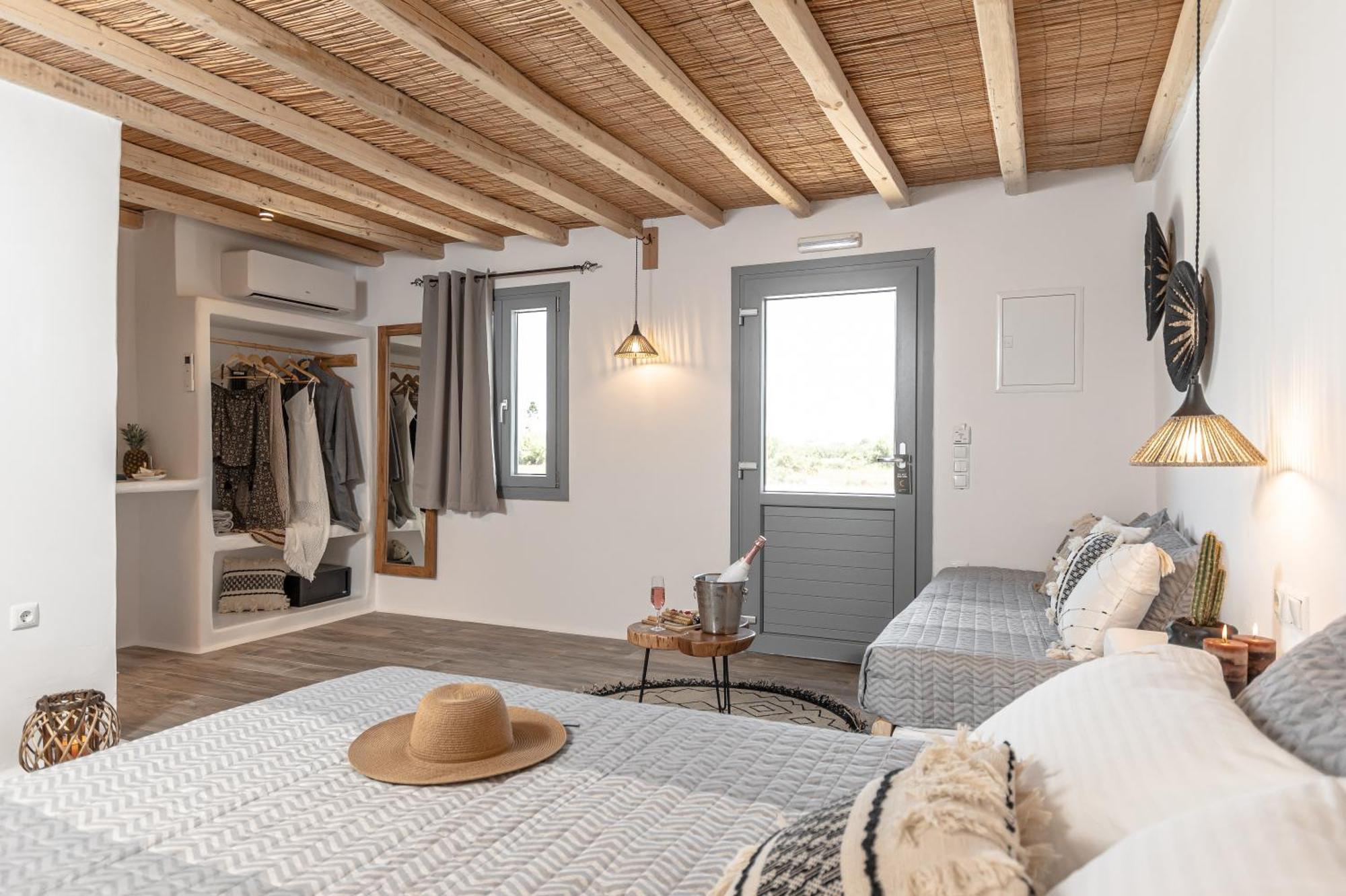 Naxos Finest Hotel & Villas Naxos City Room photo